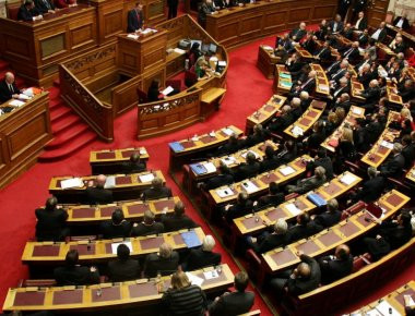 Βουλή: Εγκρίθηκε η άρση της ασυλίας του Ηλ. Κασιδιάρη